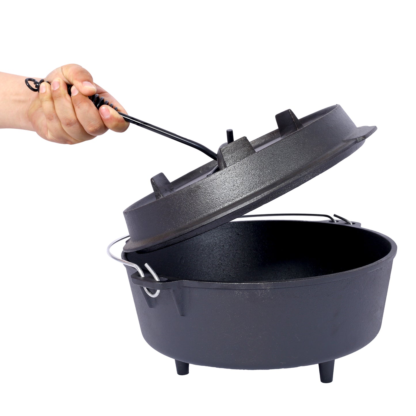 Cast iron Dutch oven with lid